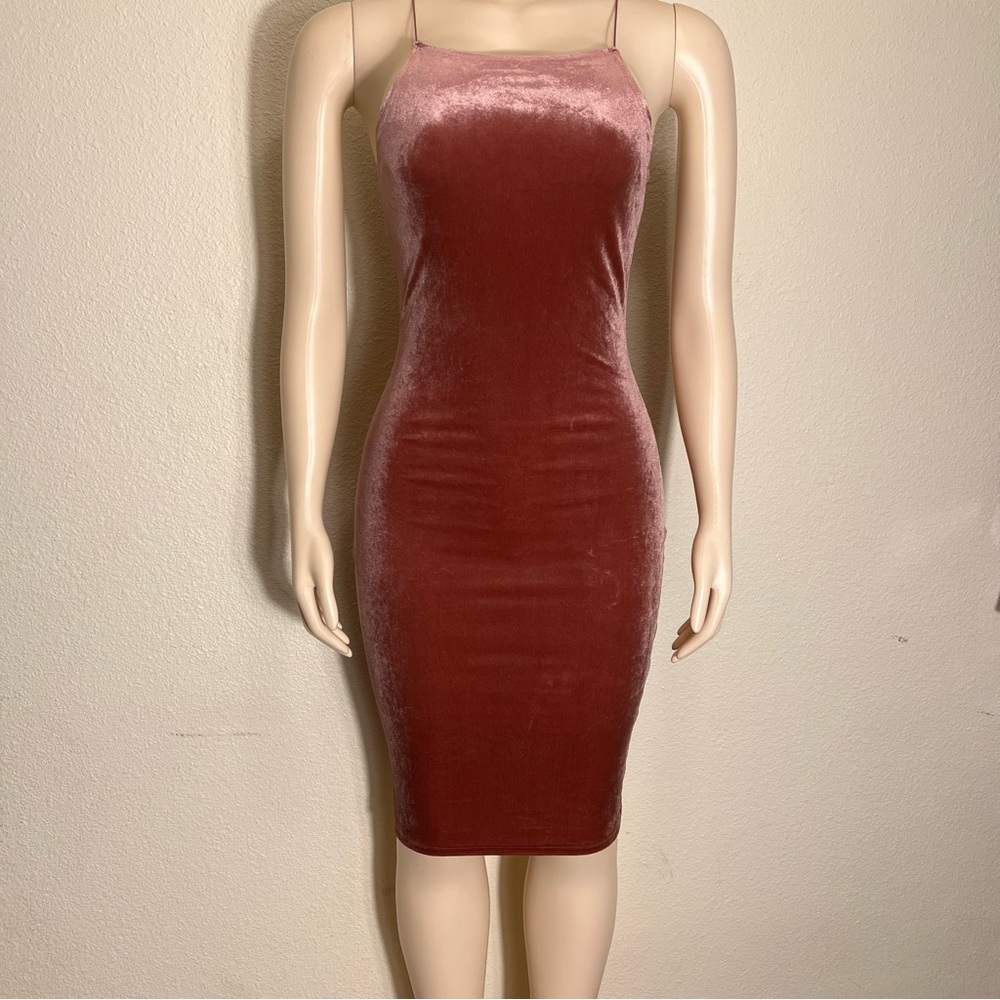 Velvet fitted spaghetti straps dress from forever 21 color pink